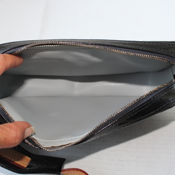 LV Vernis Fulton Fannypack - Picture 8 of 12